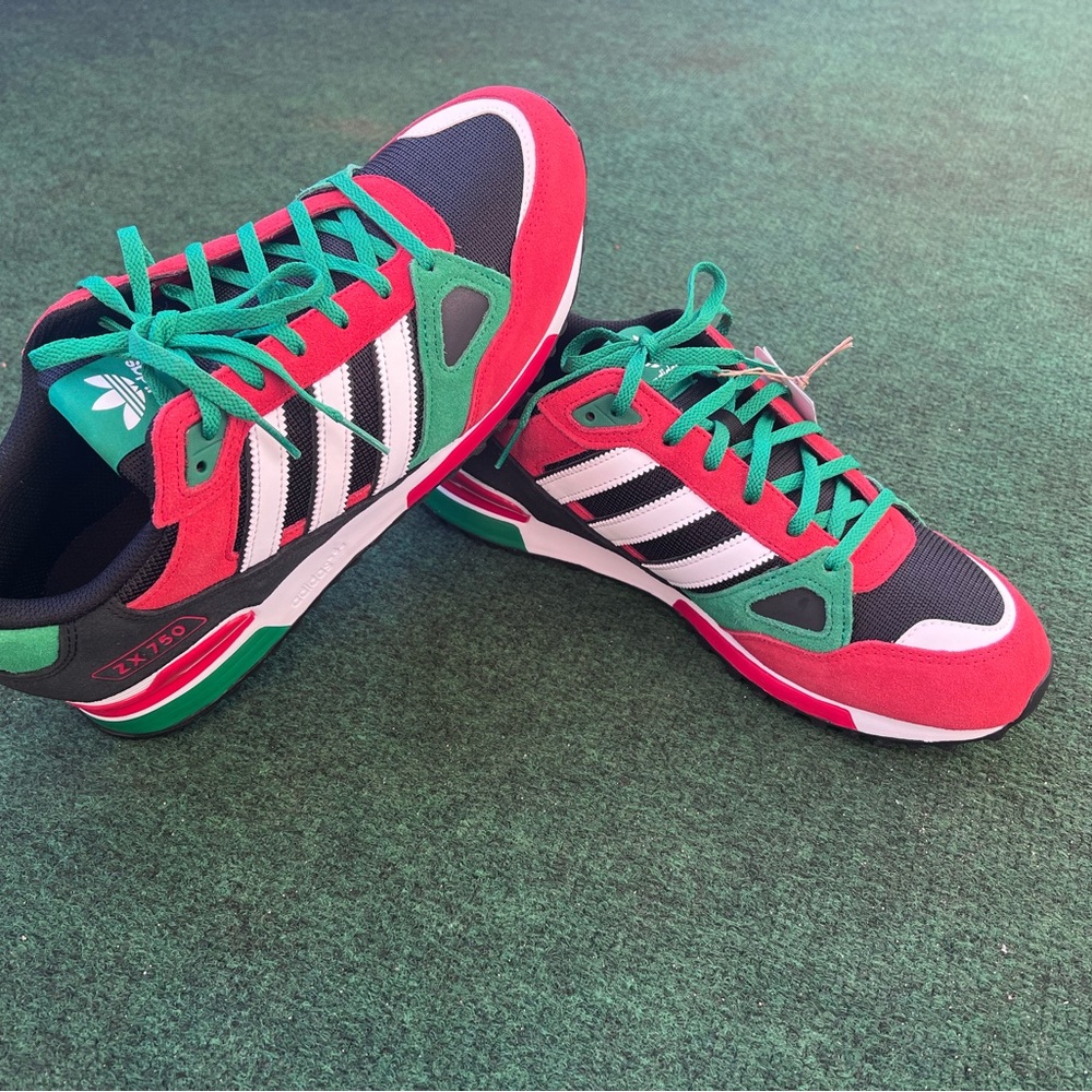 NWT Adidas Originals ZX 750 Core Black/Green/Red